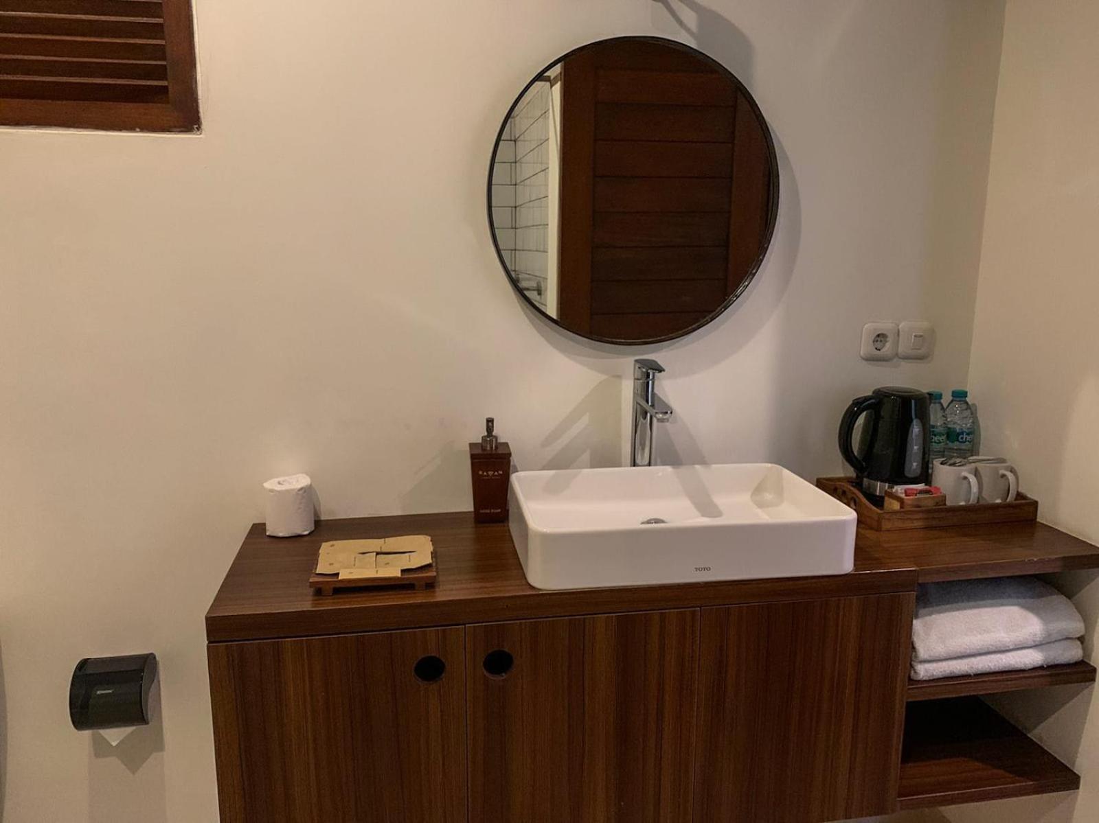 Ratan Uluwatu Hotel And Villas Екстер'єр фото