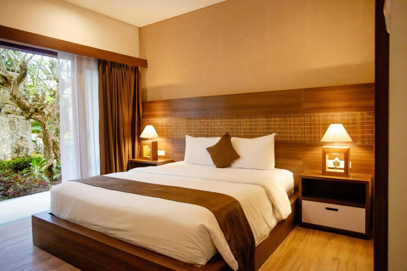 Ratan Uluwatu Hotel And Villas Екстер'єр фото