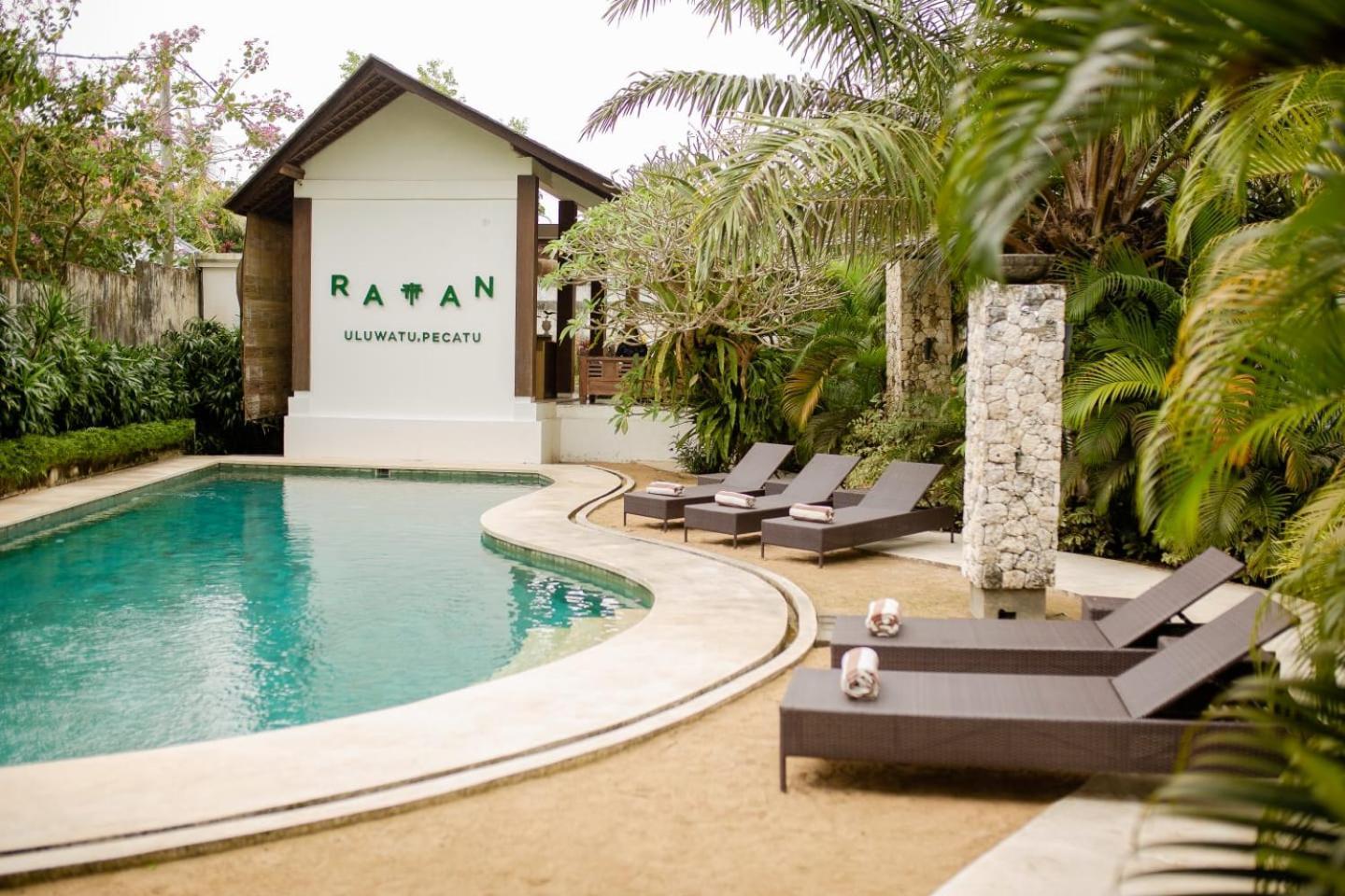 Ratan Uluwatu Hotel And Villas Екстер'єр фото