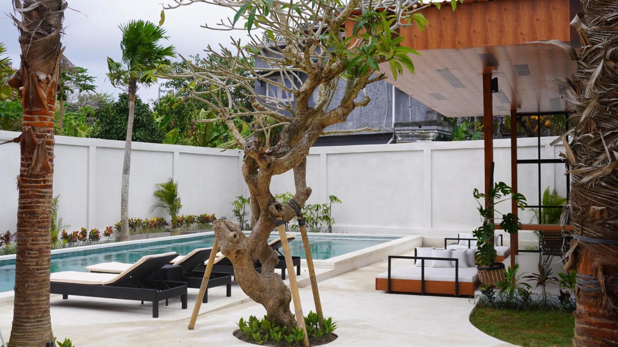 Ratan Uluwatu Hotel And Villas Екстер'єр фото