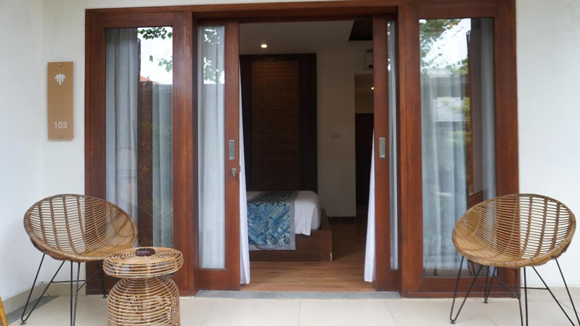 Ratan Uluwatu Hotel And Villas Екстер'єр фото