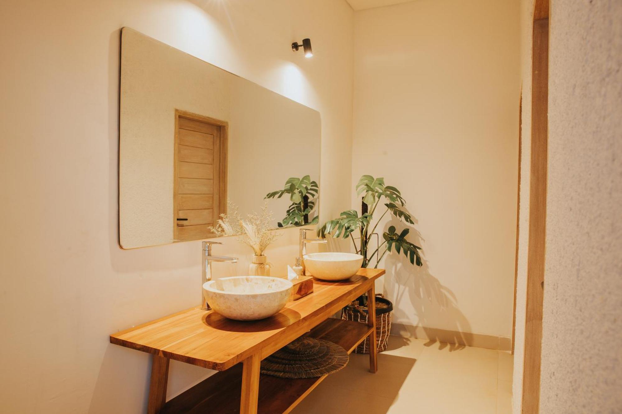 Ratan Uluwatu Hotel And Villas Екстер'єр фото
