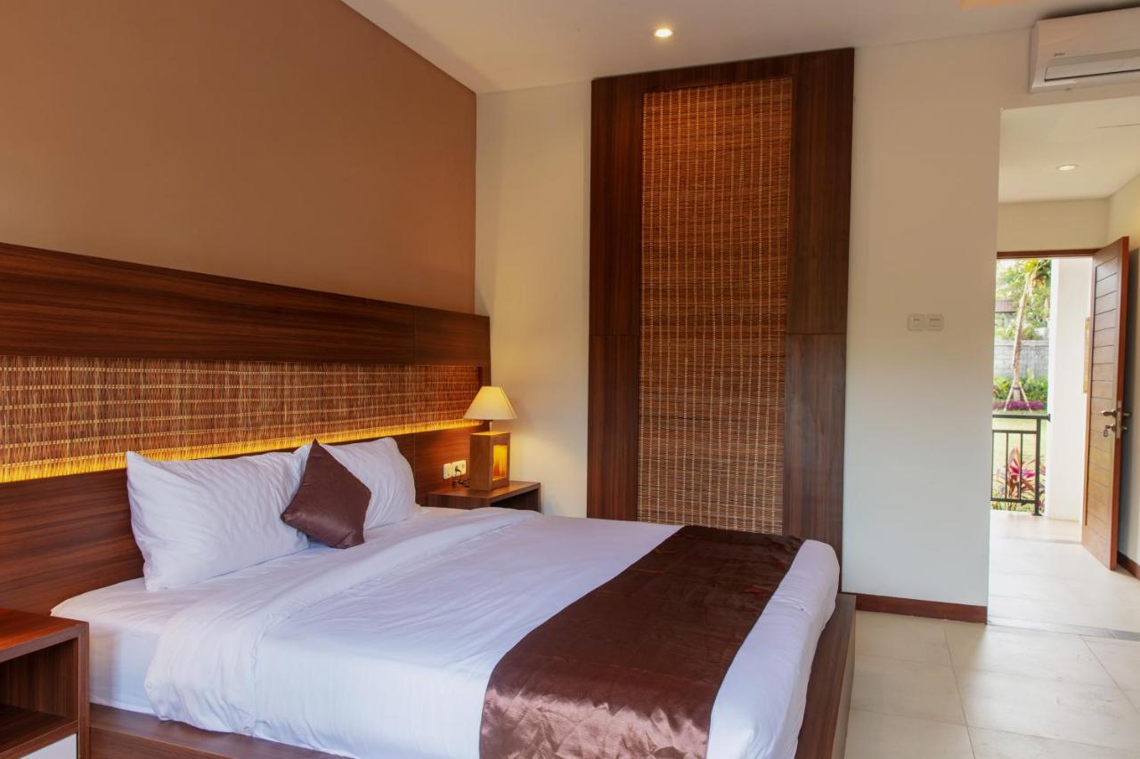 Ratan Uluwatu Hotel And Villas Екстер'єр фото
